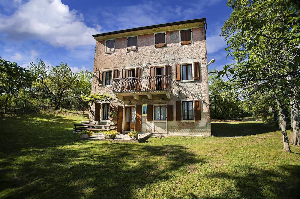 Ganze Wohnung, Dimora Forte San Marco - rustico con giardino in Caprino Veronese, Gardasee-Berge