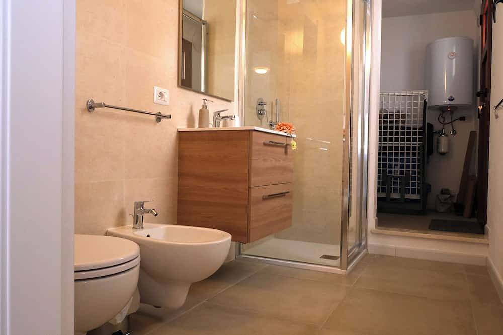 Appartamento intero, Newly refurbished Apartment great location in Buggerru, Costa Verde (Sardegna)