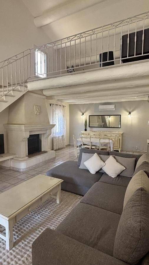 Location de vacances pour 6 personnes, avec Terrasse et Jardin à Lançon-Provence - 2