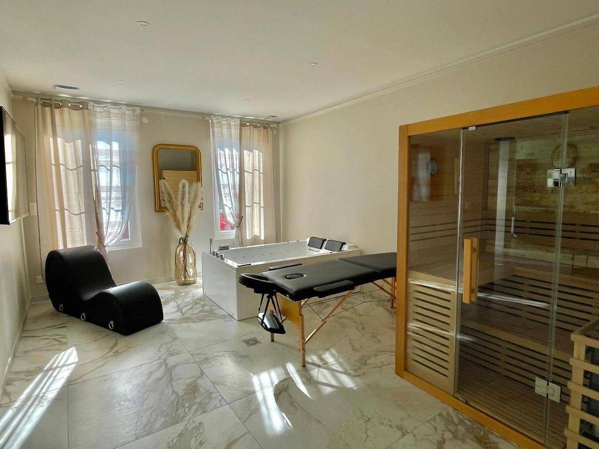Maison Bien-être Balnéo et Sauna Cosy et Chaleureux in Châlons-en-Champagne, Marne