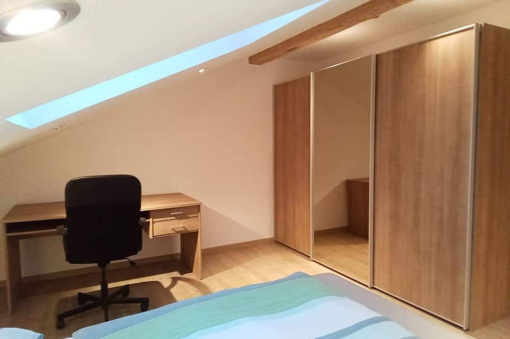 Ganze Wohnung, Exclusive Ferienwohnung mit Balkon in Prackenbach, Ostbayern