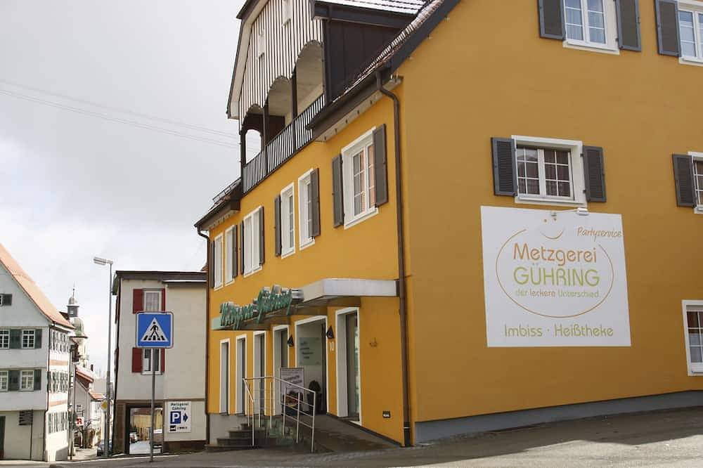 Entire apartment, Camera doppia con doccia e servizi igienici in Rosenfeld, Neckar-Alb