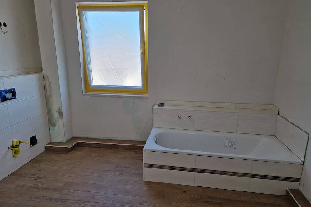 Wunderschöne Neubau Ferienwohnung in Pinneberg, Unterelbe