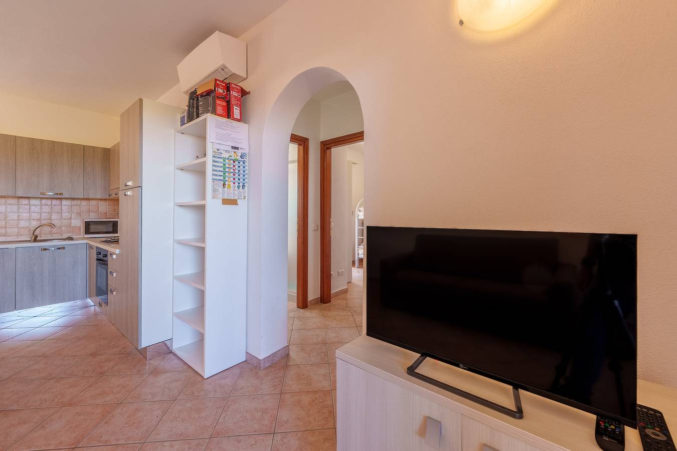 Appartamento intero, Appartamento per vacanze "Melograno" con piscina condivisa, terrazza privata e aria condizionata in Porto San Paolo, Loiri Porto San Paolo