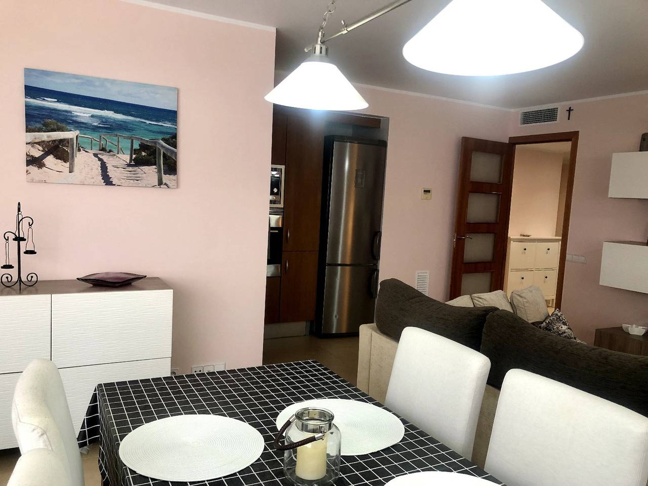 Entire apartment, Modern apartment in Calella for 4, Ac, Wi-Fi, parking, near beach in Calella, Costa del Maresme