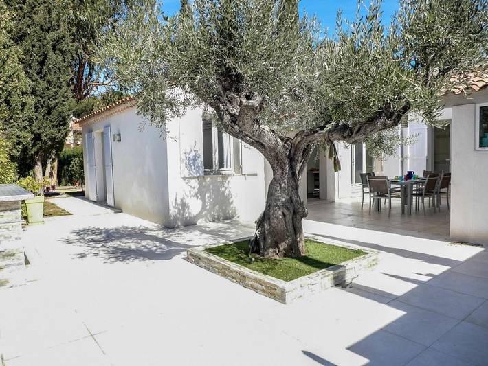 Location de vacances pour 6 personnes, avec jardin ainsi que piscine et terrasse dans Plage de la Gaillarde - 4