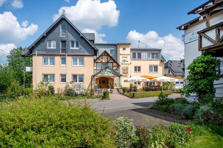 Hôtel pour 7 personnes, avec jardin ainsi que vue et sauna dans Morsdorf