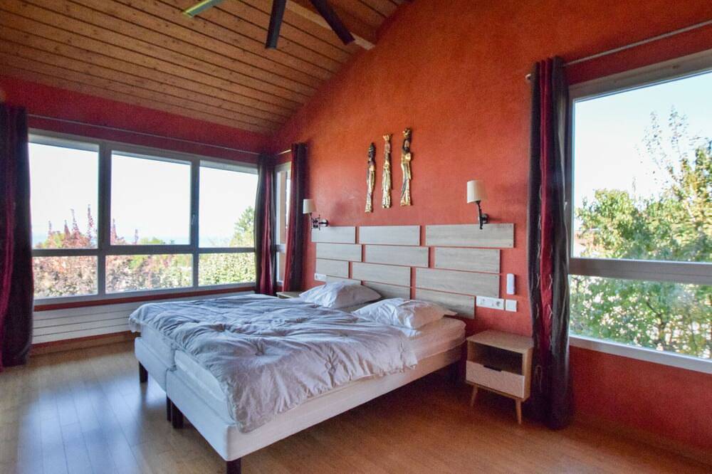 Villa con terraza, jardín, cerca de Evian y pistas, Wifi, aparcamiento in Lugrin, Thonon-les-Bains region