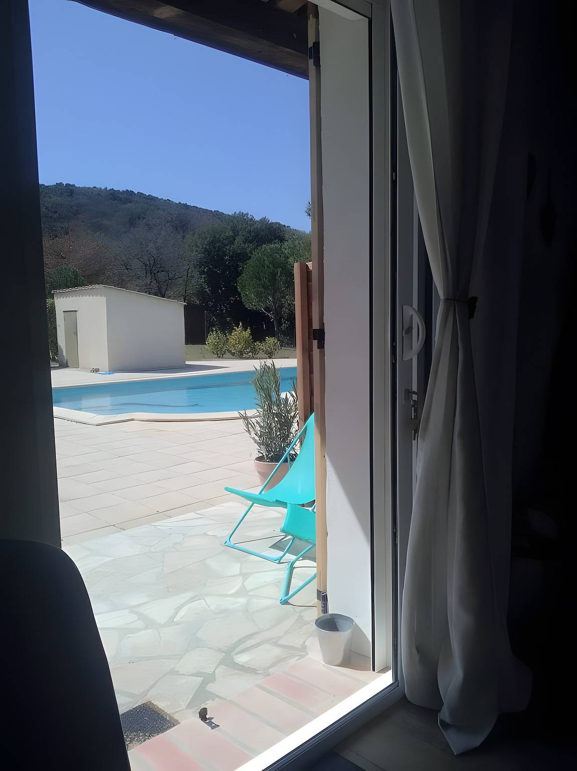 Chambre d’hôtes « Balnéo Spa Cœur À Cœur » avec piscine privée, Wi-Fi et climatisation in Carsan, Région de Nîmes