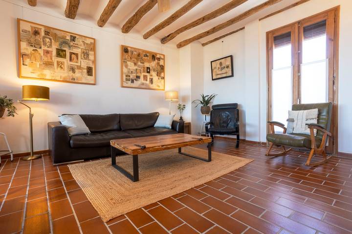 Hel lägenhet, Les Voltes II – Bright 3-Bedroom Apartment with Private Rooftop & Vineyard Views in Barberà de la Conca, Tarragona Provins