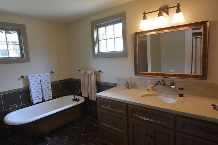 Log cabin for 2 people, with terrace and hot tub in Wimberley