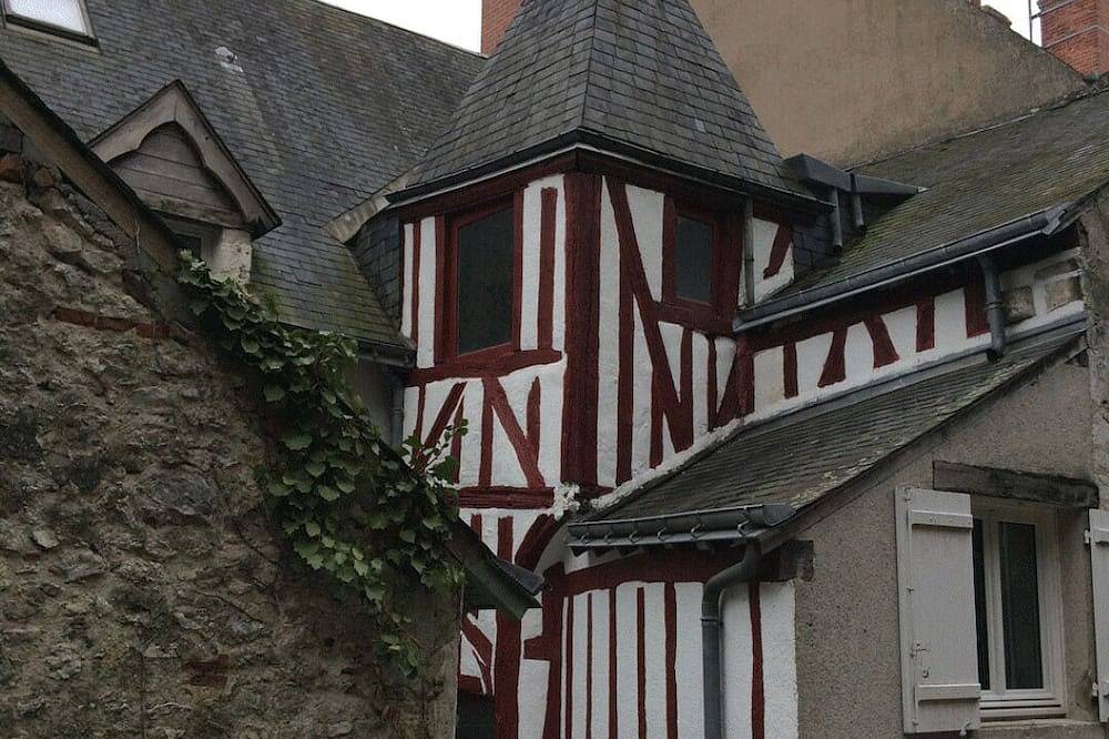 Appartement entier, Loire Valley Appartement du 18ème siècle avec le confort d’aujourd’hui in Blois, Région de Blois