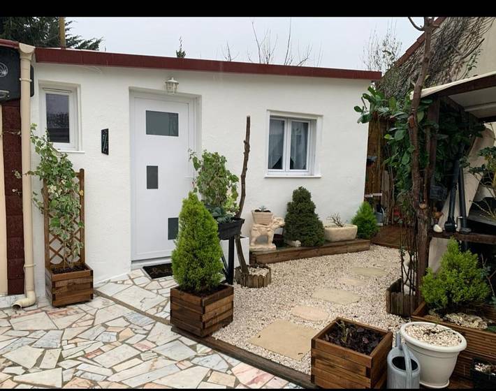 Location de vacances pour 2 personnes, avec jardin et vue à Goussainville