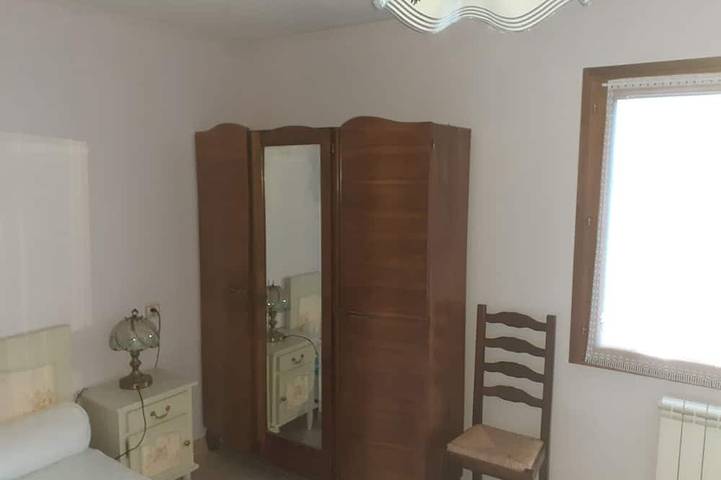 Gîte pour 4 personnes, avec jardin et terrasse, animaux acceptés à Montjay - 4