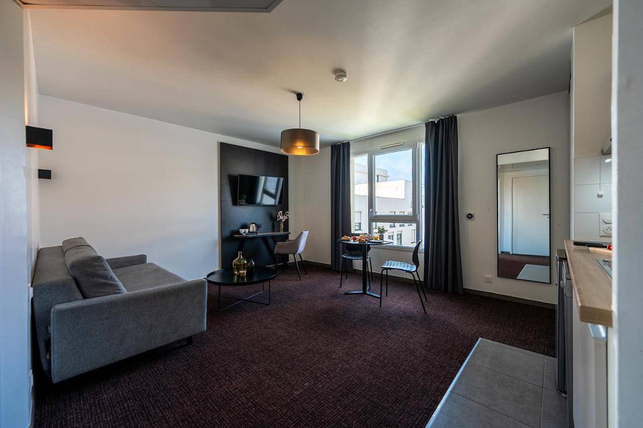 Nemea Appart Hotel Europe Velizy Villacoublay in Vélizy-Villacoublay, Yvelines