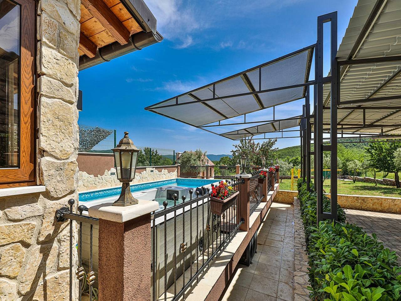 Villa Antonio - Five Bedroom Villa with Swimming Pool in Dalmatian Zagora
