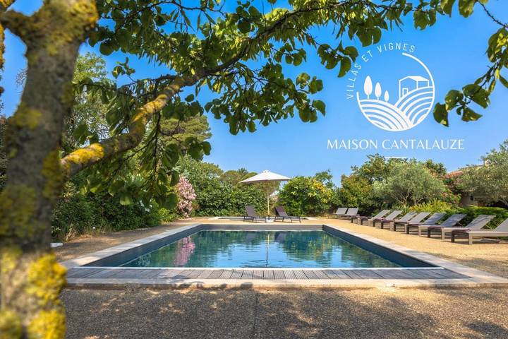 Casa de vacaciones para 10 personas, con vistas y piscina además de piscina para niños y jardín - 1