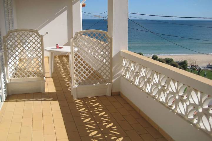 Gîte pour 2 personnes, avec jardin à Salema