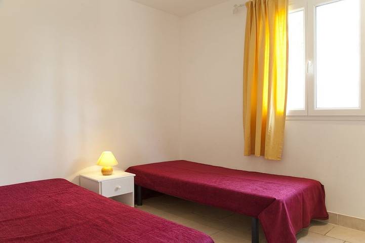 Villa pour 4 personnes, avec terrasse ainsi que piscine et jardin, animaux acceptés en Corse - 2