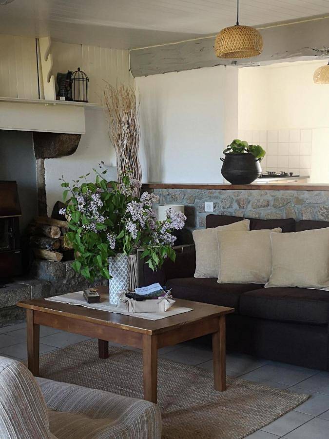 Three-Bedroom House in Lupersat, Région d'Aubussargues