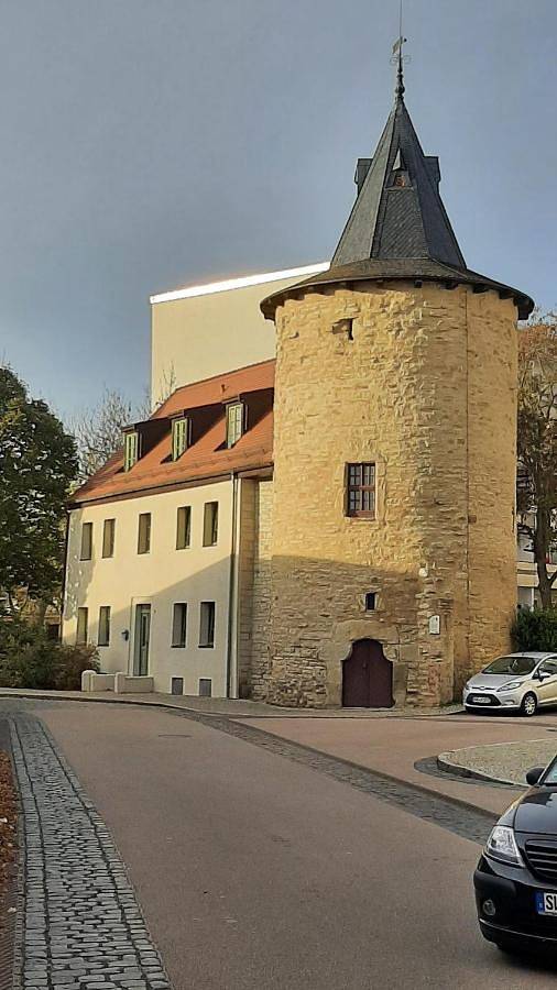 Ferienwohnung für 2 Personen, mit Terrasse und Garten in Bernburg