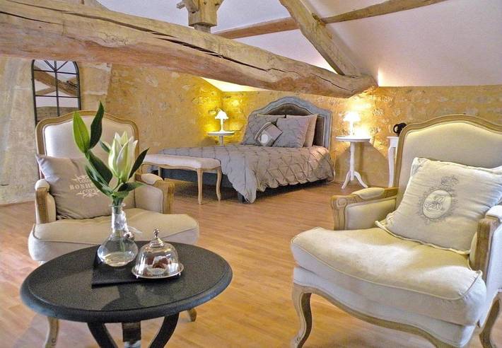 Location de vacances pour 2 personnes, avec vue ainsi que jardin et piscine, animaux acceptés à Rauzan - 3