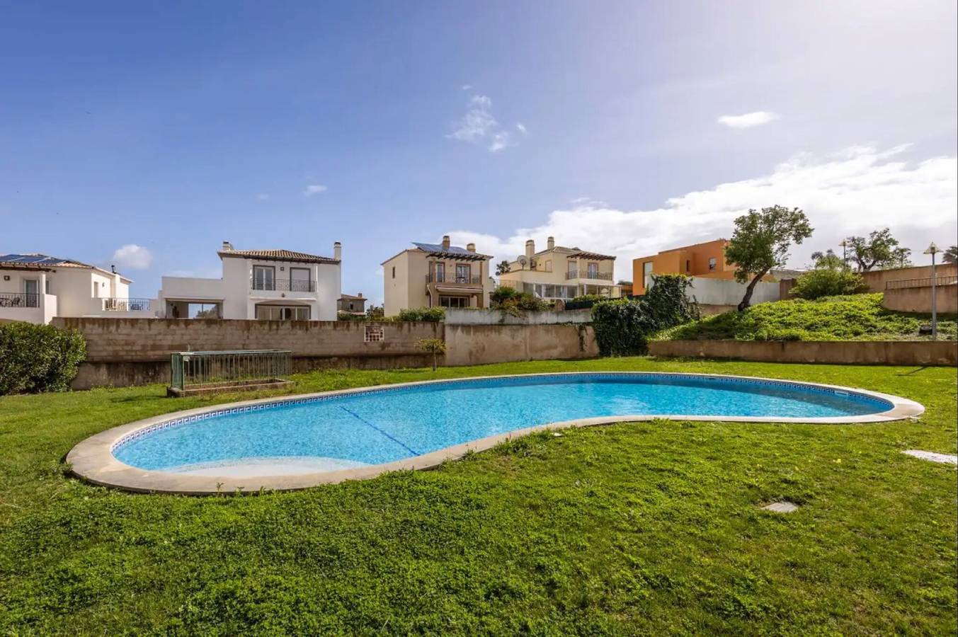 Holiday Home 'Casa Cláudia - Cond Atalaia' with Shared Pool, Private Terrace and Wi-Fi in Santa Maria, São Gonçalo de Lagos