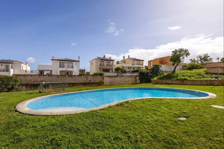 Casa de vacaciones 'Casa Cláudia - Cond Atalaia' con piscina compartida, terraza privada y Wi-Fi in Santa Maria, São Gonçalo de Lagos