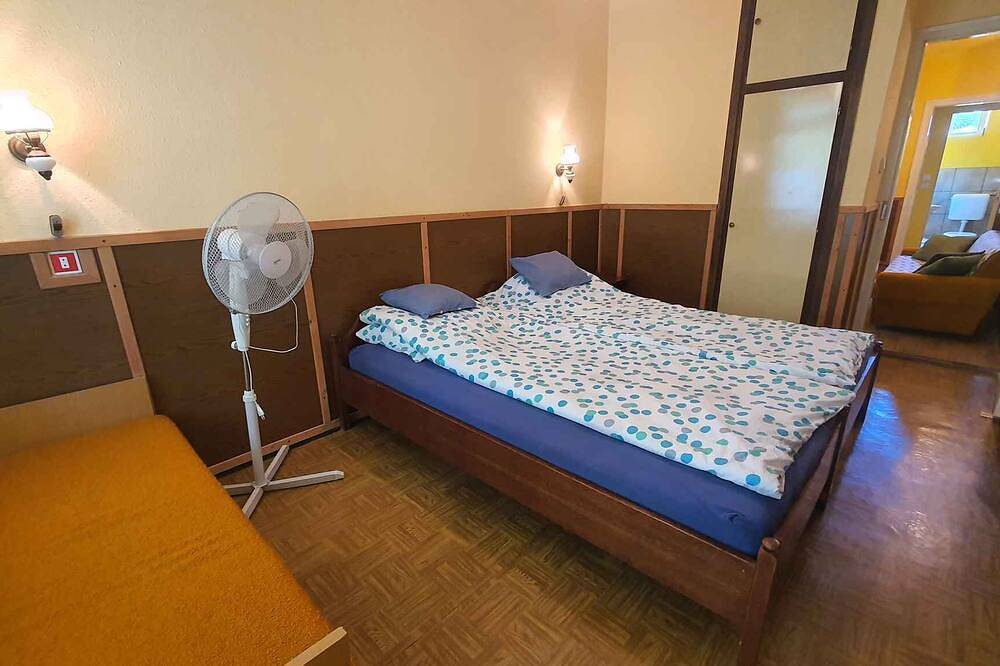 Ferienhaus in einem beliebten Gegend von Szántód mit Internet in Szantod, Plattensee Südufer