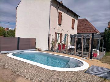 Chambre d’hôte pour 5 personnes, avec vue ainsi que piscine et jardin dans le Cher