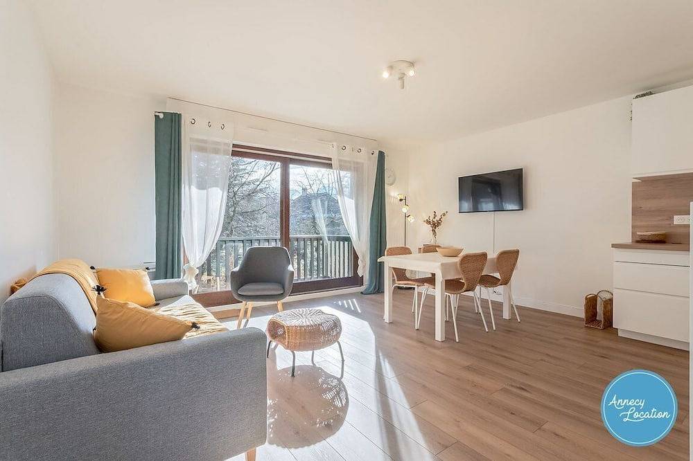 Ganze Wohnung, Lakefront T2 Apartment – Rive du Lac in Menthon-Saint-Bernard, Annecy und Umgebung