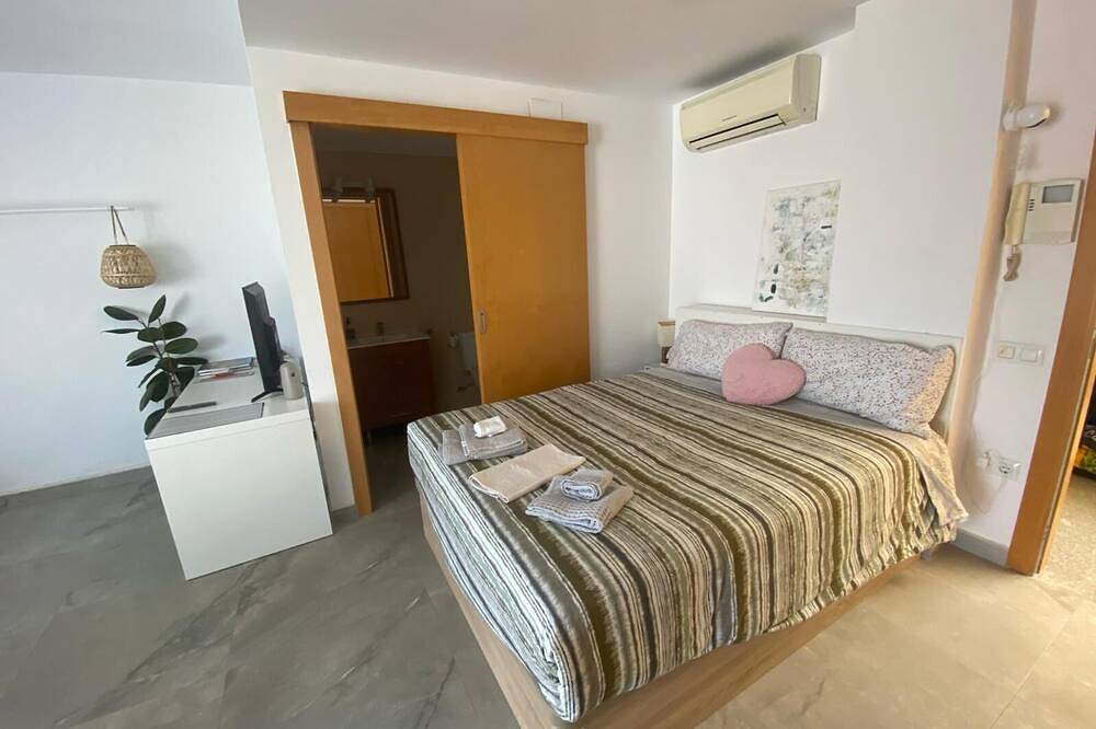 Appartamento intero, Loft Moderno en Terrassa, Ideal Parejas. Wifi. Pk in Terrassa, Barcellona entroterra