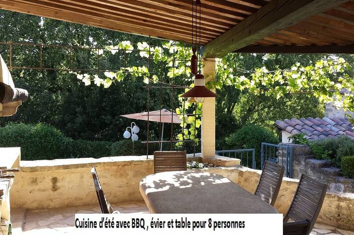 Location de vacances pour 11 personnes, avec jardin et terrasse à Saint-Siffret