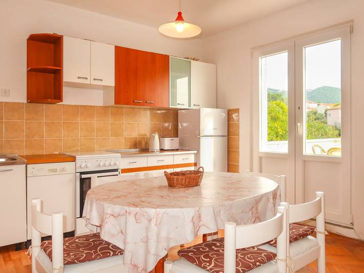 Ferienhaus für 11 Personen, mit Balkon und Terrasse sowie Garten in Banjol - 4