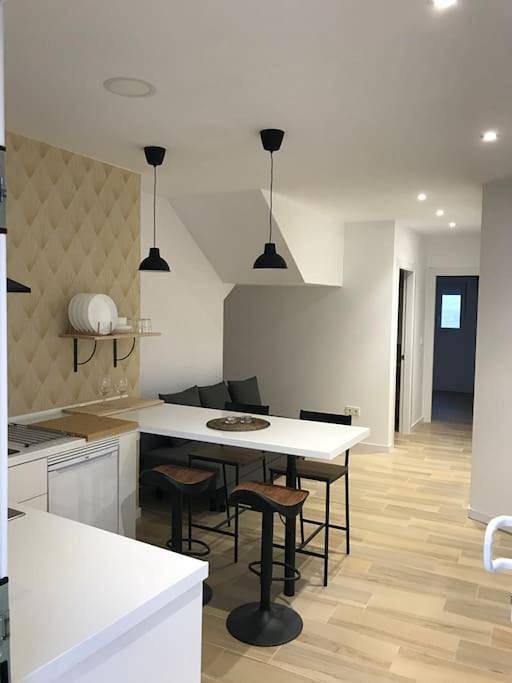 Apartamento entero, One-Bedroom Apartment in Vimianzo, Costa de Galicia