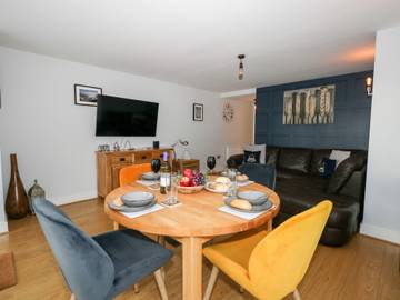 Log Cabin for 4 People in Weymouth, Jurassic Coast, Photo 4