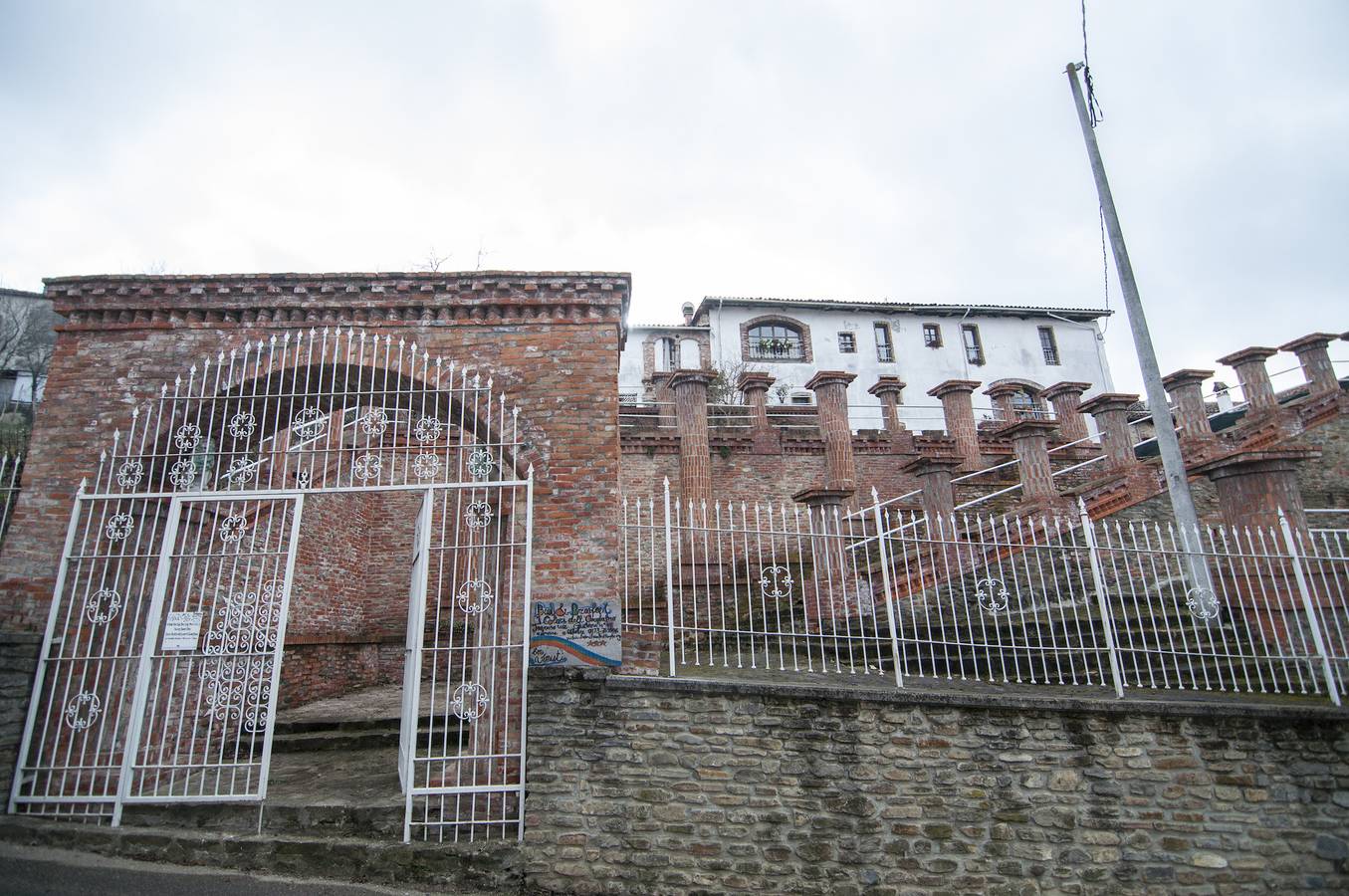 Casa Vacanza per 18 Persone in Belvedere Langhe, Langhe