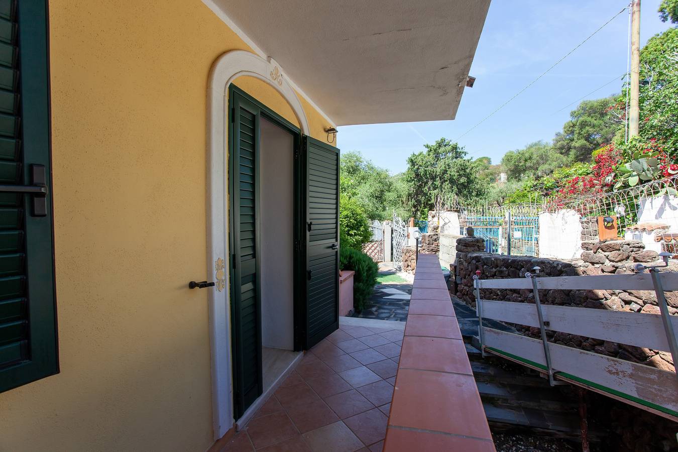 Ganze Wohnung, Apartment "Paguro" mit Meerblick, Garten und Wlan in Sas Linnas Siccas, Orosei