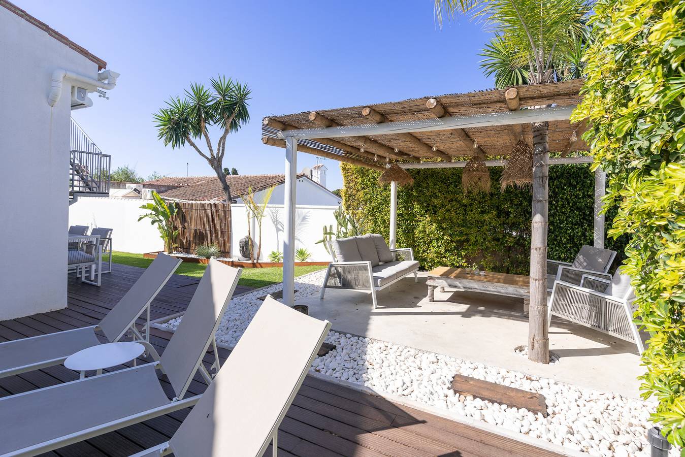 Villa Madrugada, beachside villa in Costabella in Las Chapas, Marbella