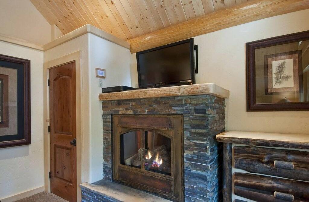 (67) El Capitan (3 Bedrooms Only) at The Redwoods In Yosemite in Wawona, Mariposa County