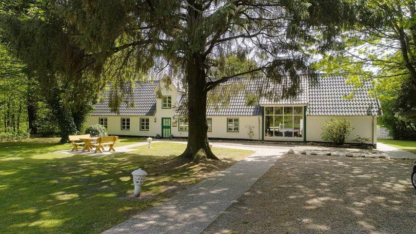 Ferienhaus für 6 Personen, mit Whirlpool und Terrasse sowie Garten und Sauna in Braderup - 2