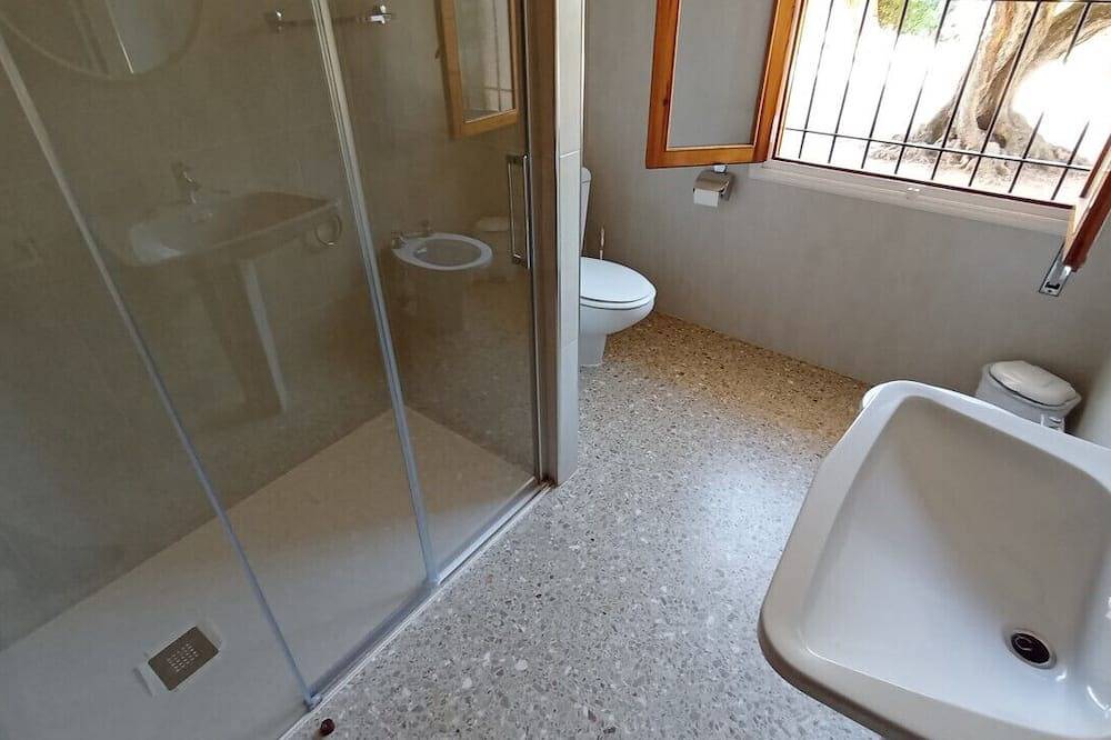 Villa Mit Schönem Und Ruhigen Garten 6 Menschen 200 M. Strand In Vinaroz in Vinaròs, Costa del Azahar