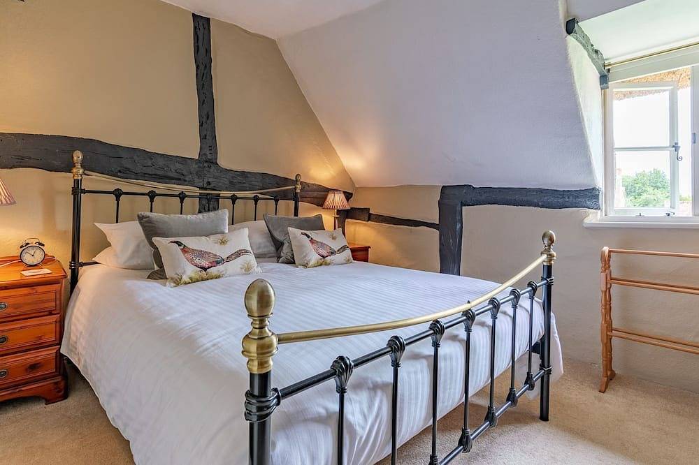 Rose Cottage - sleeps 5 guests  in 3 bedrooms in Bretforton, Worcestershire