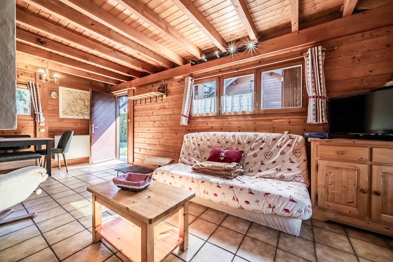 Chalet « 6p Confort - L’aigle Royal » avec vue sur les montagnes, terrasse partagée et Wi-Fi in Verchaix, Région de Bonneville