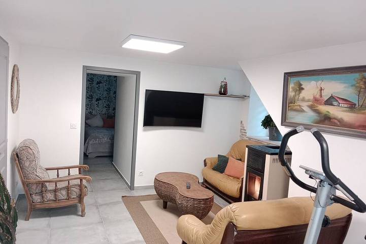 Gîte pour 2 personnes, avec Jacuzzi à Champis