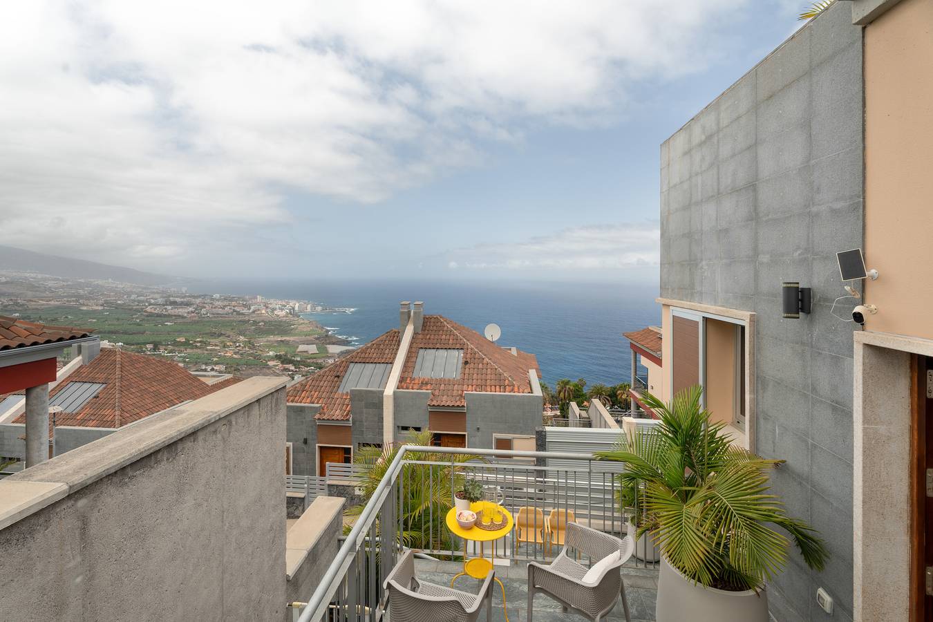 Ganze Wohnung, Ferienwohnung 'Ático Mirador De Humboldt' mit Meerblick, privater Terrasse und Wlan in Cuesta de la Villa, Santa Úrsula