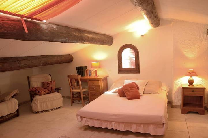 Location de vacances pour 8 personnes, avec jardin et balcon, animaux acceptés à Saint-Maximin-la-Sainte-Baume - 4