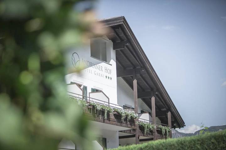 Hotel für 2 Personen, mit Balkon und Terrasse sowie Garten und Pool