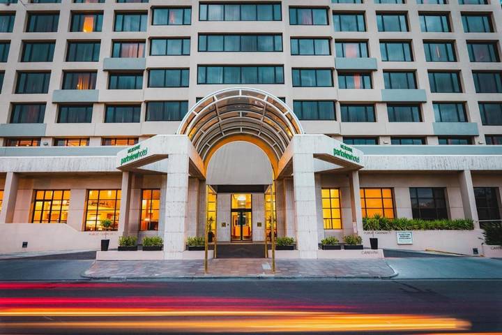Hotel voor 4 personen, with whirlpool and sauna as well as zwembad in Victoria