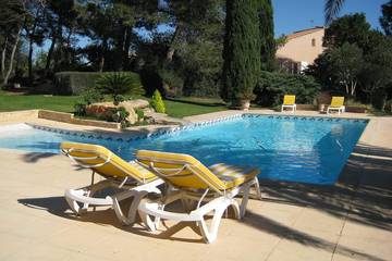 Gîte pour 3 personnes, avec jardin et terrasse à Puisserguier